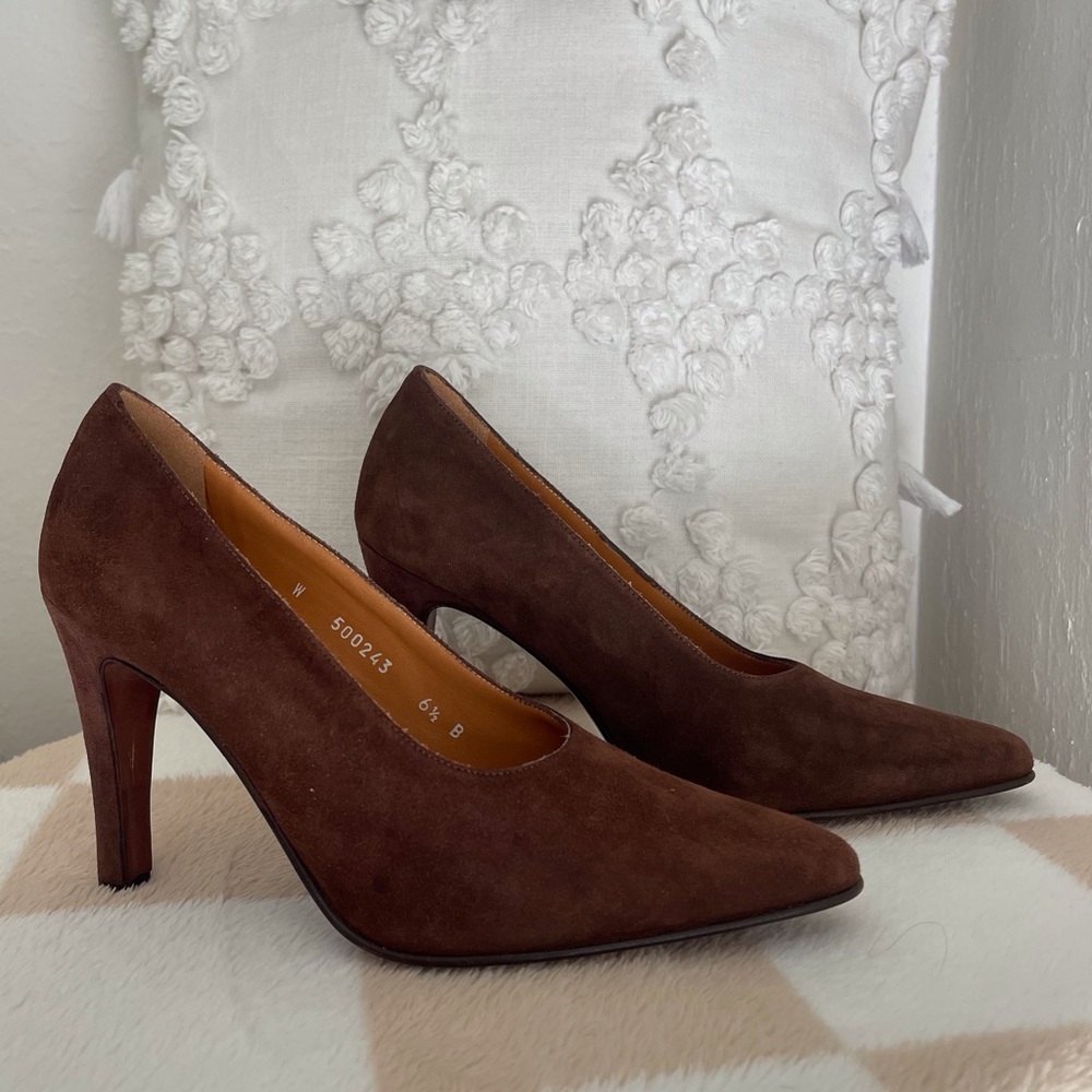 SOLD***Vintage Ralph Lauren chocolate brown suede pumps size 6.5 b